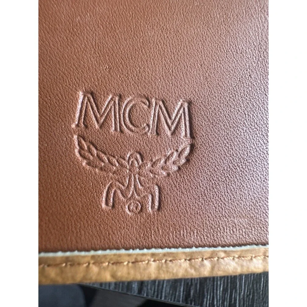 MCM Visetos Bifold Wallet Cognac Monogram – Authentic – Excellent Condition